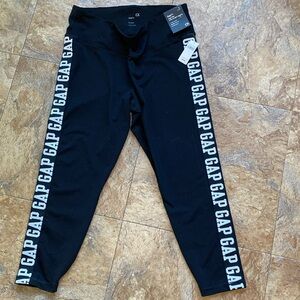 Gap Fit Leggings Womens Size Large high rise black Capri Joggers